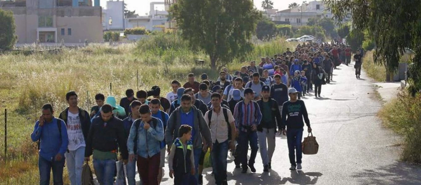 Αλγερινοί «εισβάλουν» στην χώρα από τον αφύλακτο φράχτη του Έβρου και το βιντεοσκοπούν!